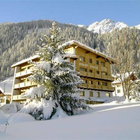 Hotel Garni Ernst Falch Sankt Anton am Arlberg Ngoại thất bức ảnh